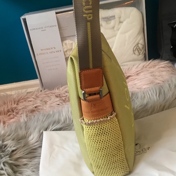 Louis Vuitton LV Cup 2000 Weatherly Yellow Shoulder Bag - Picture 8 of 17